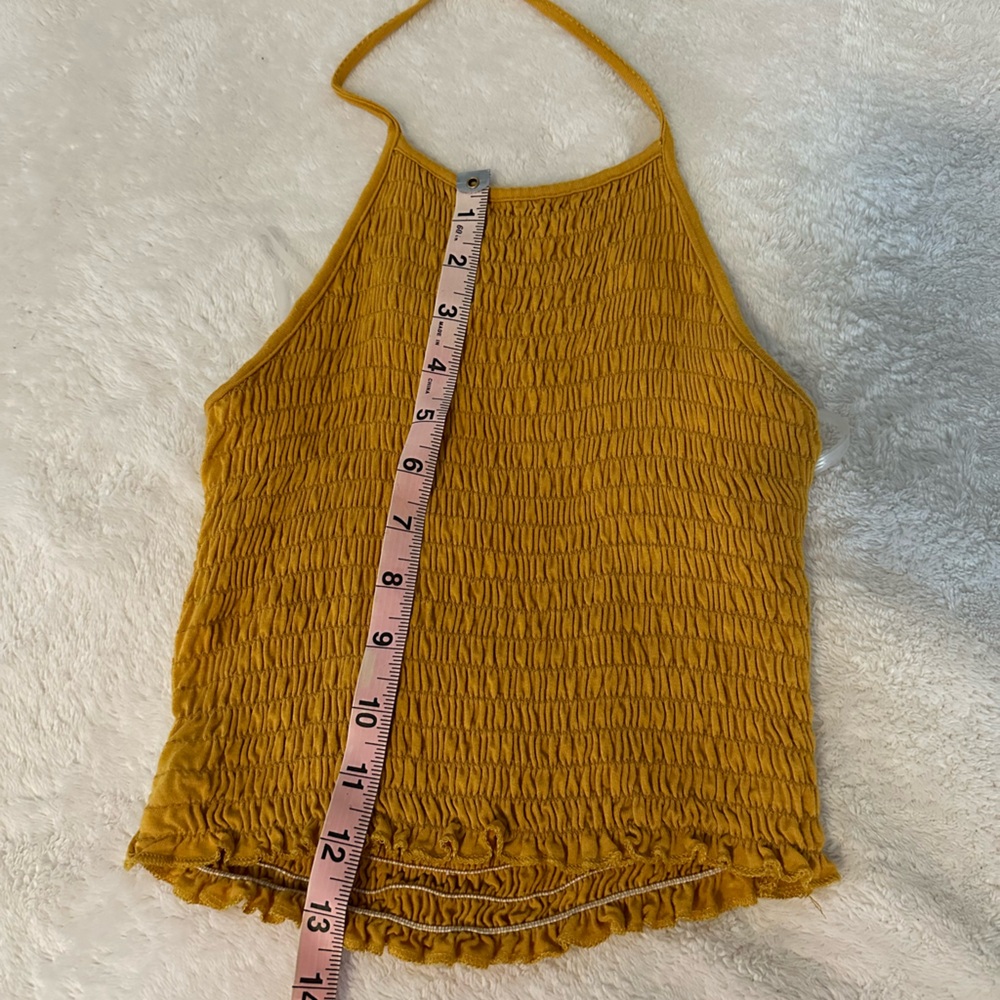 halter top💛 - Picture 3 of 6